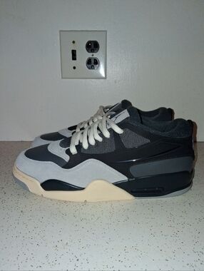 SIZE 12M - JORDAN 4 RM , IRON GREY / UNC LOGOS. BRAND NEW NO BOX.
